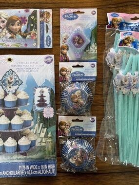 Wilton Disney FROZEN Birthday Party Supplies Olaf 3-Tier Cupcake Stand Candle ++